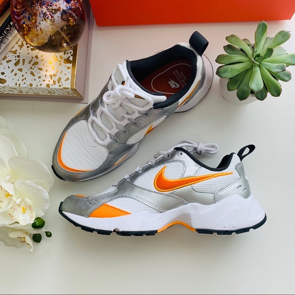 Nike Air Heights - Picture 5 of 9